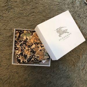 NWT Burberry hat and scarf set